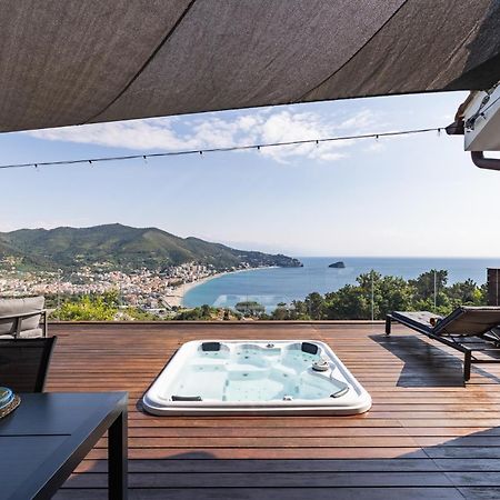 Spettacolare Vista Isola Terrazza E Idromassaggio Villa Ноли Екстериор снимка
