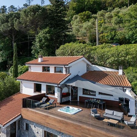 Spettacolare Vista Isola Terrazza E Idromassaggio Villa Ноли Екстериор снимка