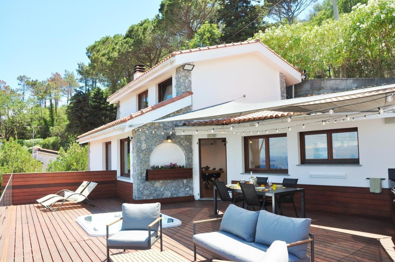 Spettacolare Vista Isola Terrazza E Idromassaggio Villa Ноли Екстериор снимка
