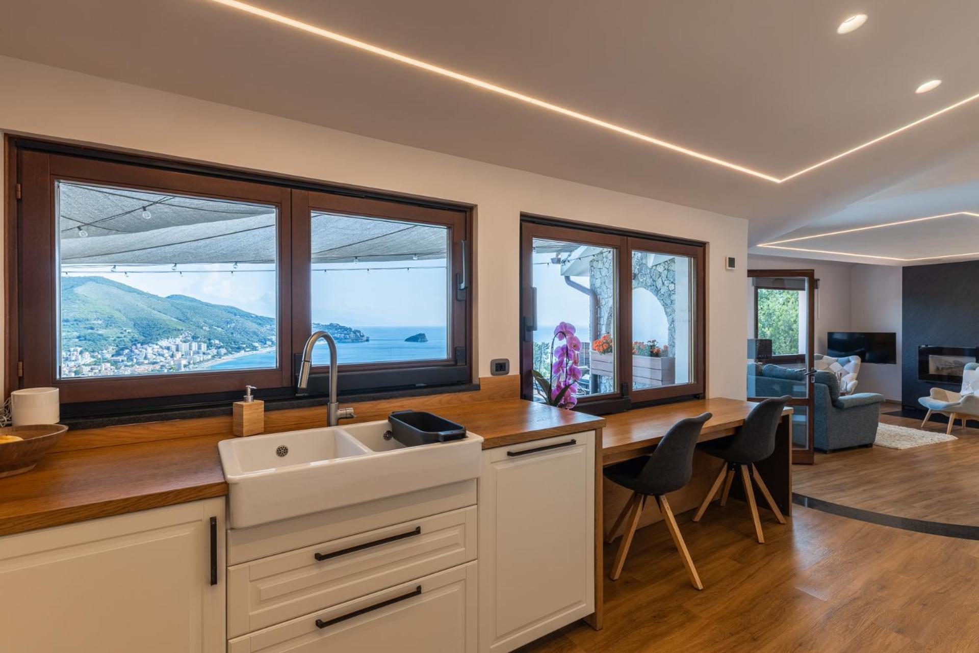 Spettacolare Vista Isola Terrazza E Idromassaggio Villa Ноли Екстериор снимка