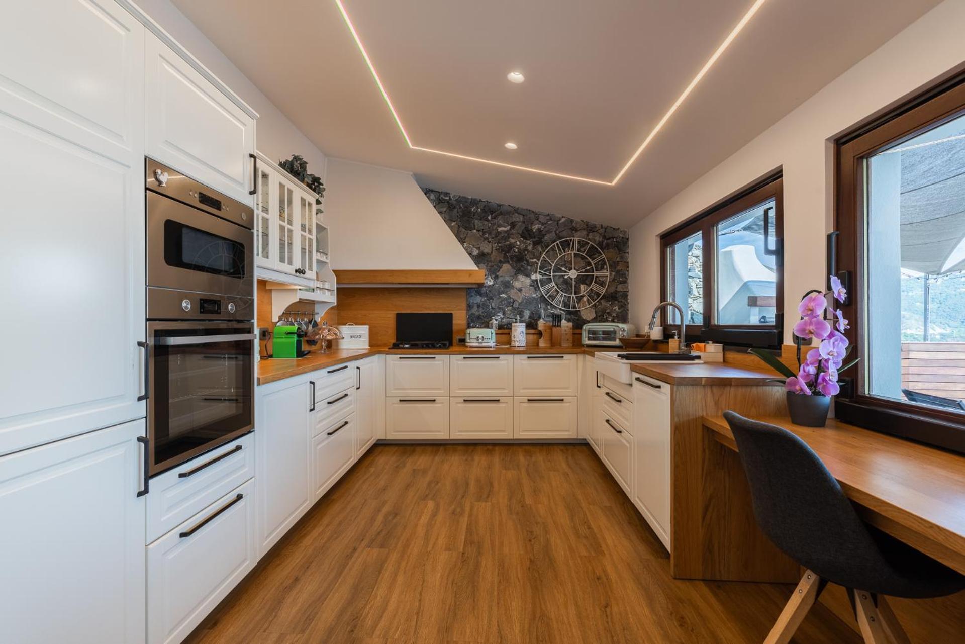 Spettacolare Vista Isola Terrazza E Idromassaggio Villa Ноли Екстериор снимка