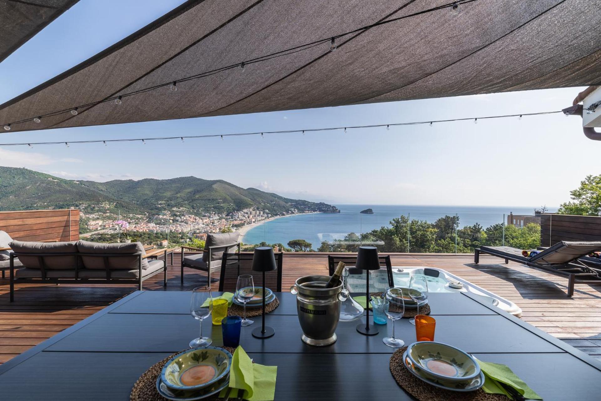 Spettacolare Vista Isola Terrazza E Idromassaggio Villa Ноли Екстериор снимка