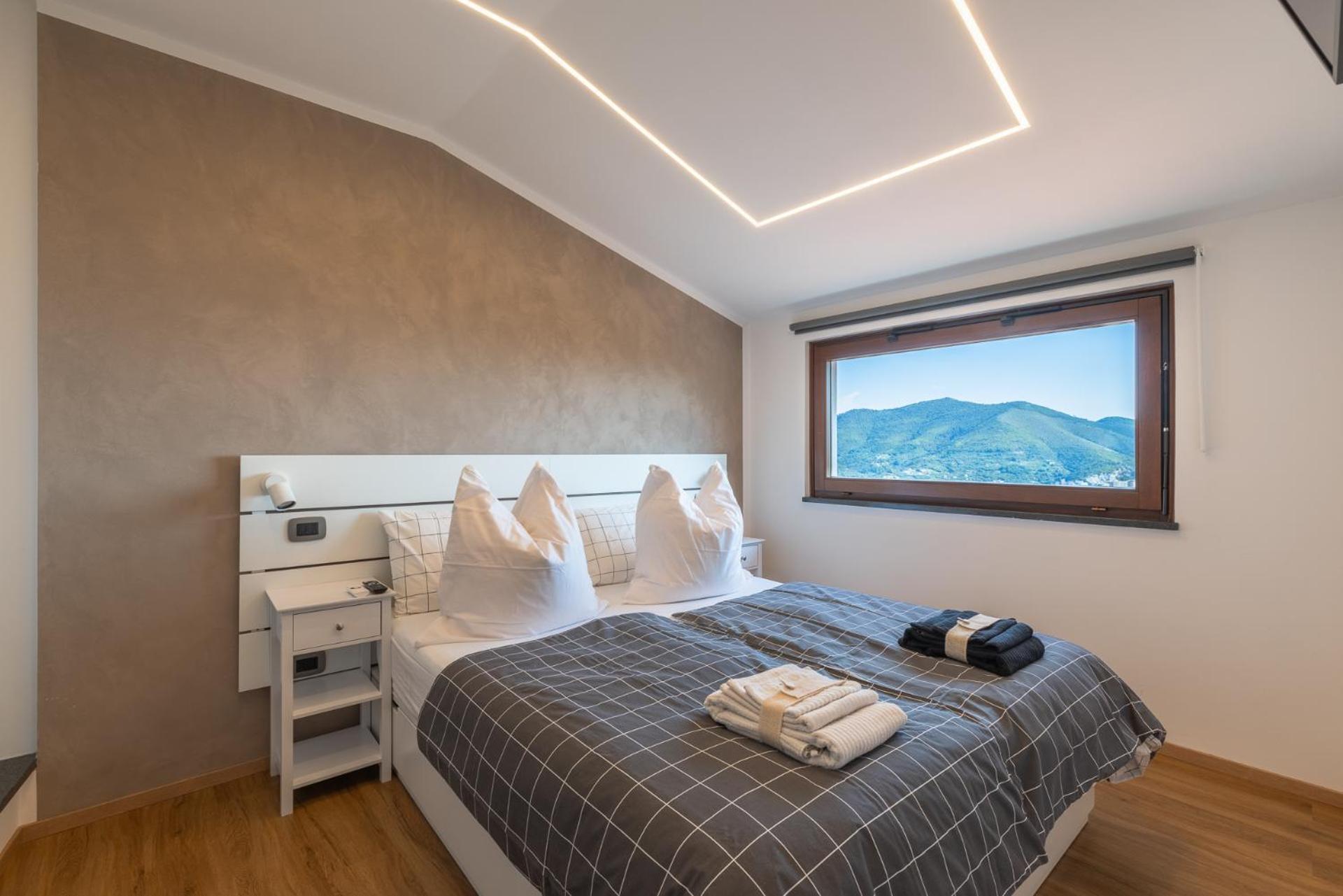 Spettacolare Vista Isola Terrazza E Idromassaggio Villa Ноли Екстериор снимка